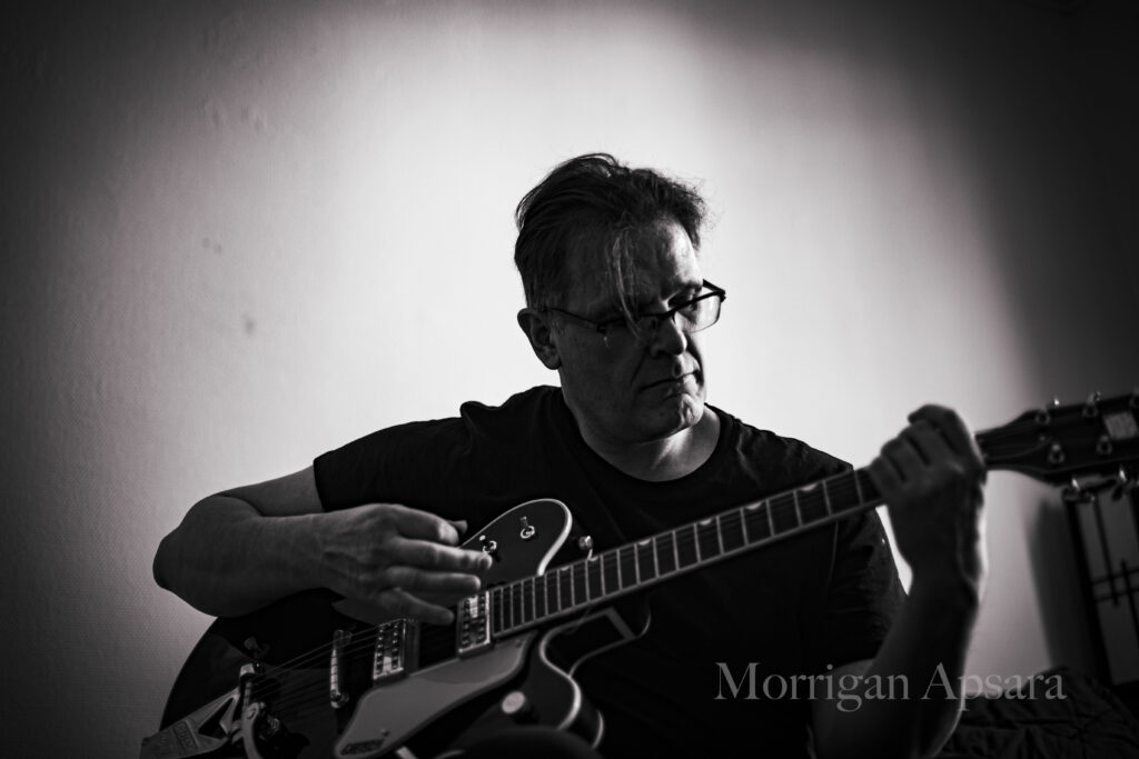 Vincent K and his Gretsches country gentleman G6122
