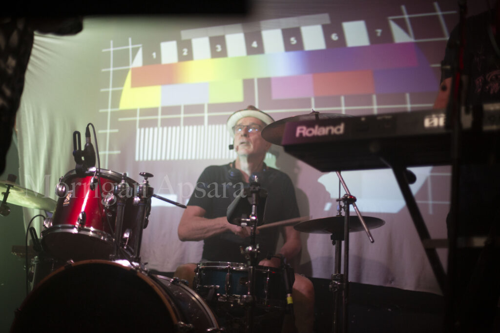 Little Nemo Touching pop Paris gig 
