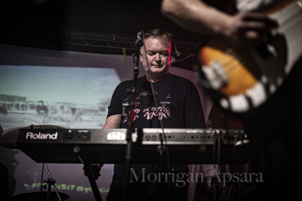 Little Nemo Touching pop Paris gig 