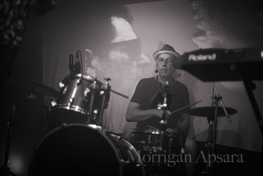 Little Nemo Touching pop Paris gig 